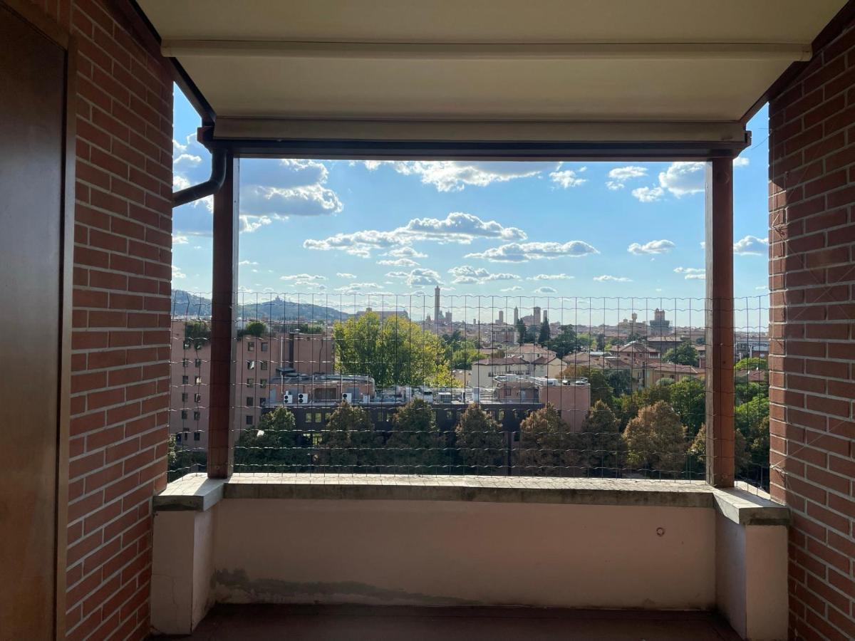 Attico Con Vista Spettacolare E Jacuzzi Apartment Bologna Exterior photo