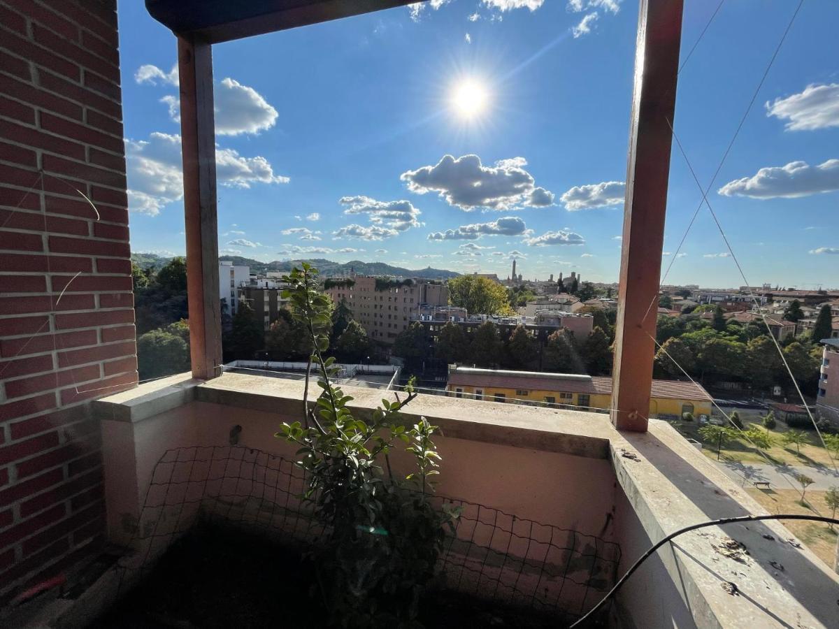 Attico Con Vista Spettacolare E Jacuzzi Apartment Bologna Exterior photo